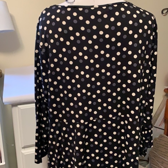T Tahari black polka dot slit side tunic, NWT - Picture 6 of 11